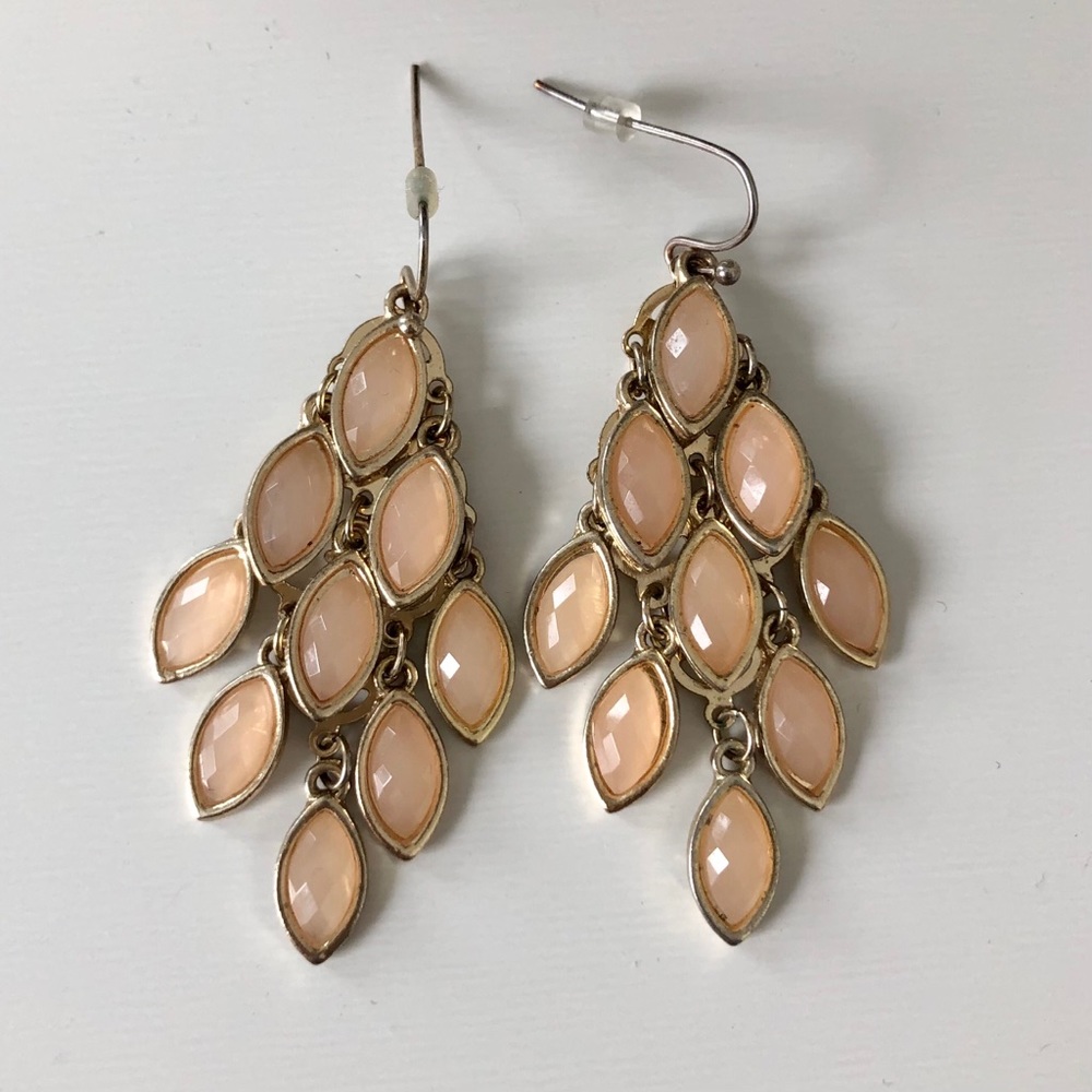Light pink drop earrings